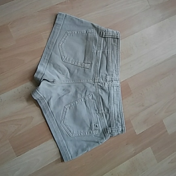 Shorts - Picture 2 of 3